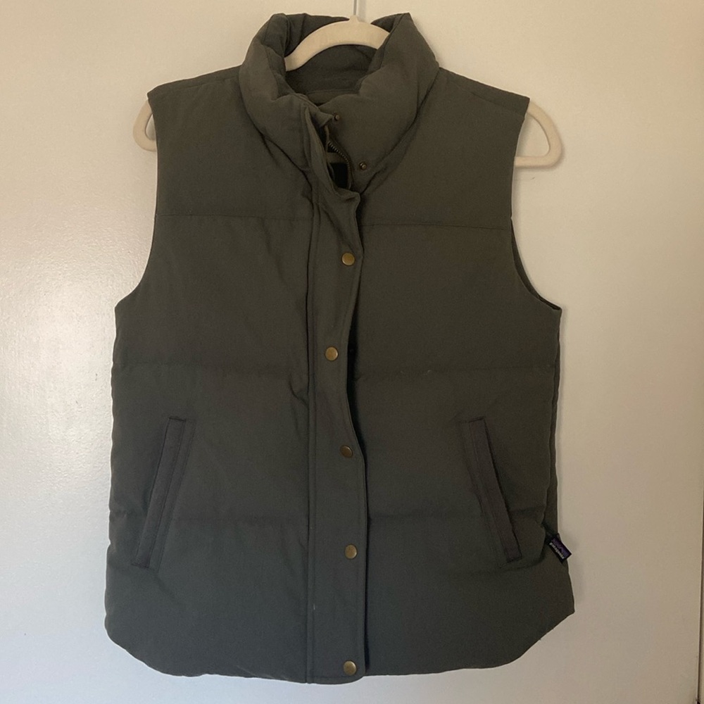 Patagonia Women’s bivy vest - charcoal grey - size small